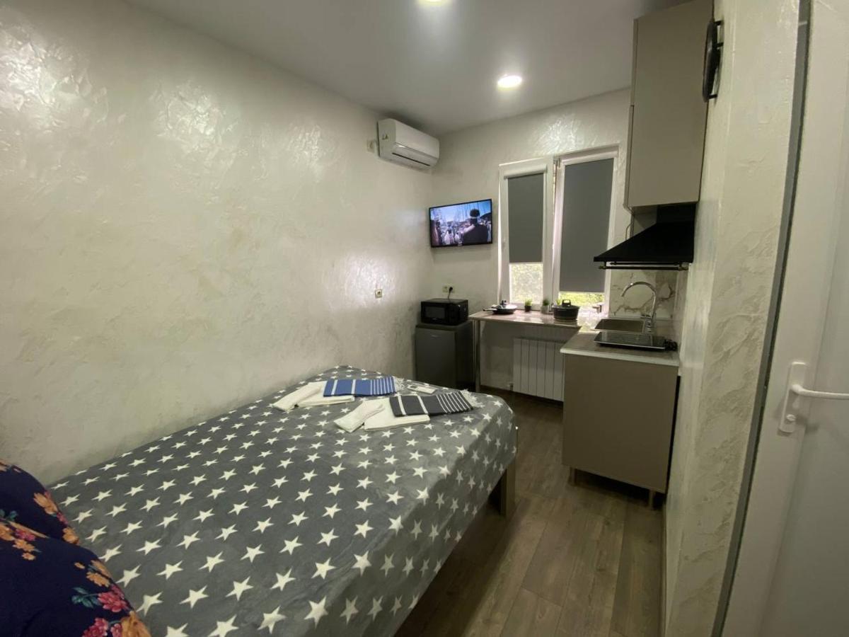 Sun And Moon Aparthotel บาทูมิ ภายนอก รูปภาพ