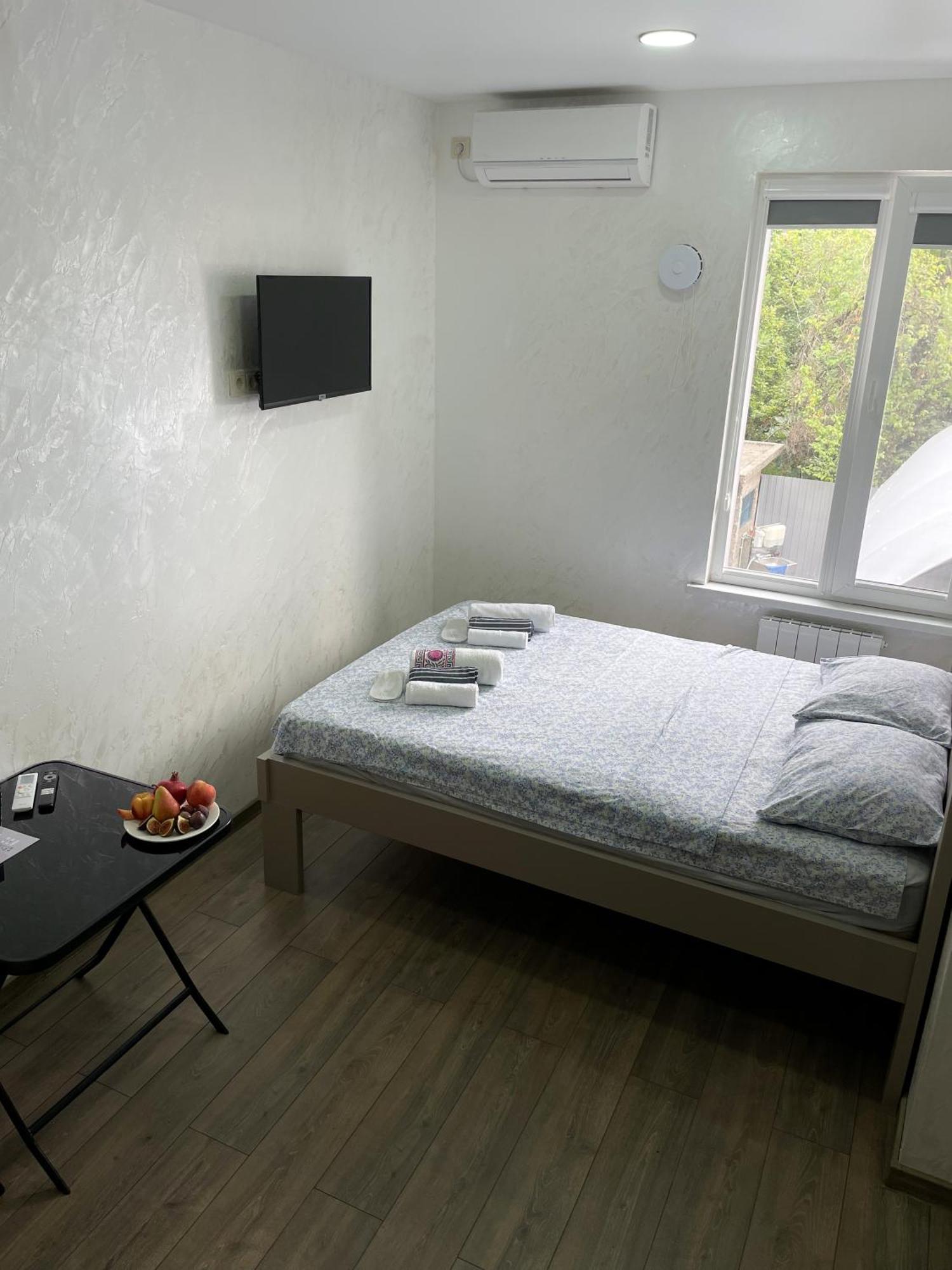 Sun And Moon Aparthotel บาทูมิ ภายนอก รูปภาพ