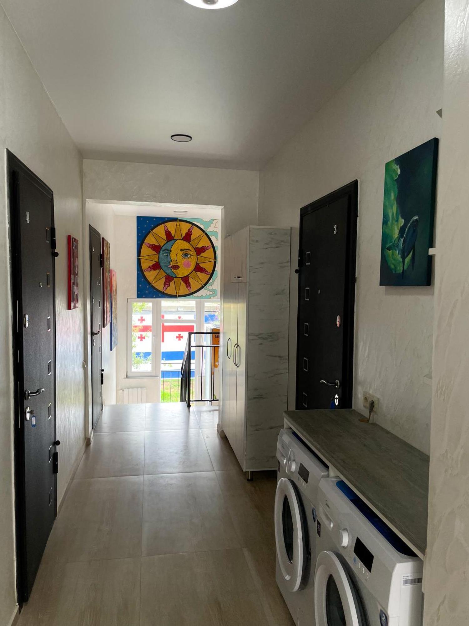 Sun And Moon Aparthotel บาทูมิ ภายนอก รูปภาพ